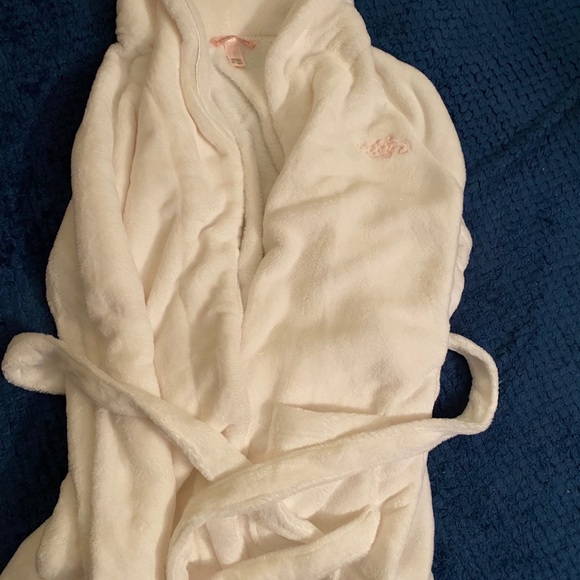 Victoria Secret Robe - Picture 2 of 4
